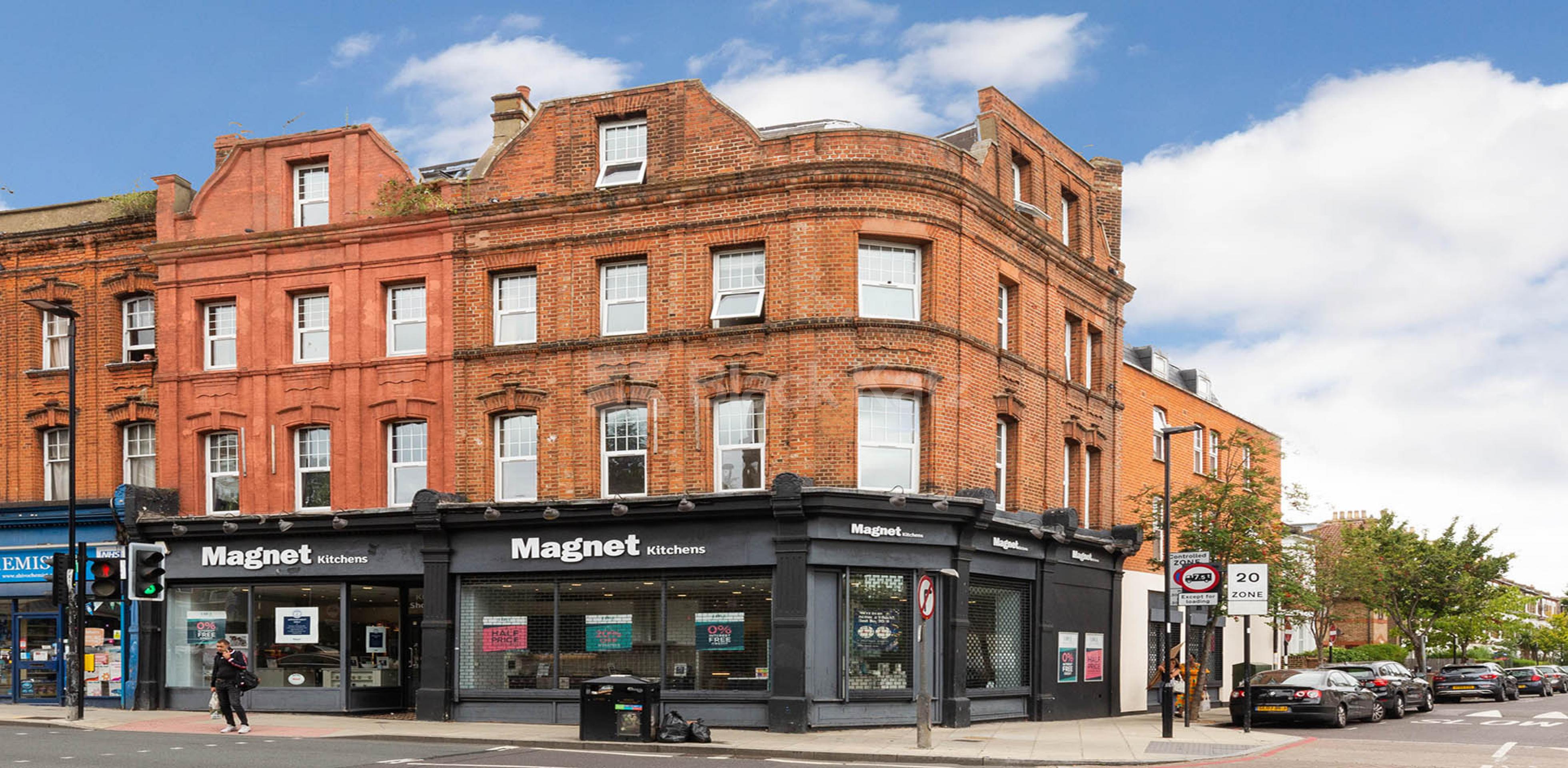 			NEW INSTRUCTION!, 3 Bedroom, 1 bath, 1 reception Mews House			 Criterion Mews, ARCHWAY  N19